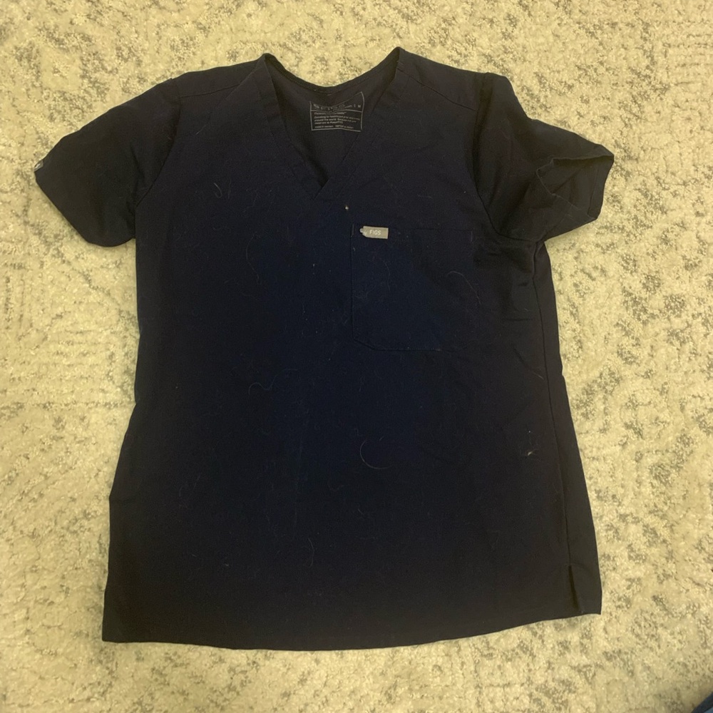 Figs scrub top